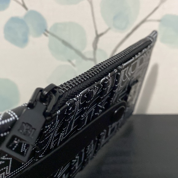 Badgley Mischka Credit Card Holder with Tab and Zip Pocket NWT - Picture 4 of 6